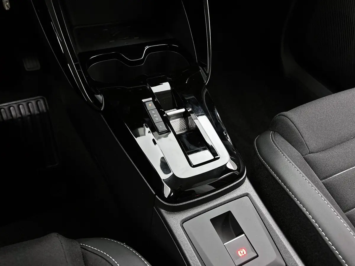 1.2 110pk Hybrid Max Automaat | Navigatie | Climate Control | Cruise Control | Camera | 17" LMV | LED | Apple Carplay/Android Auto | Stoel-/Stuurverwarming | Voorruitverwarming |