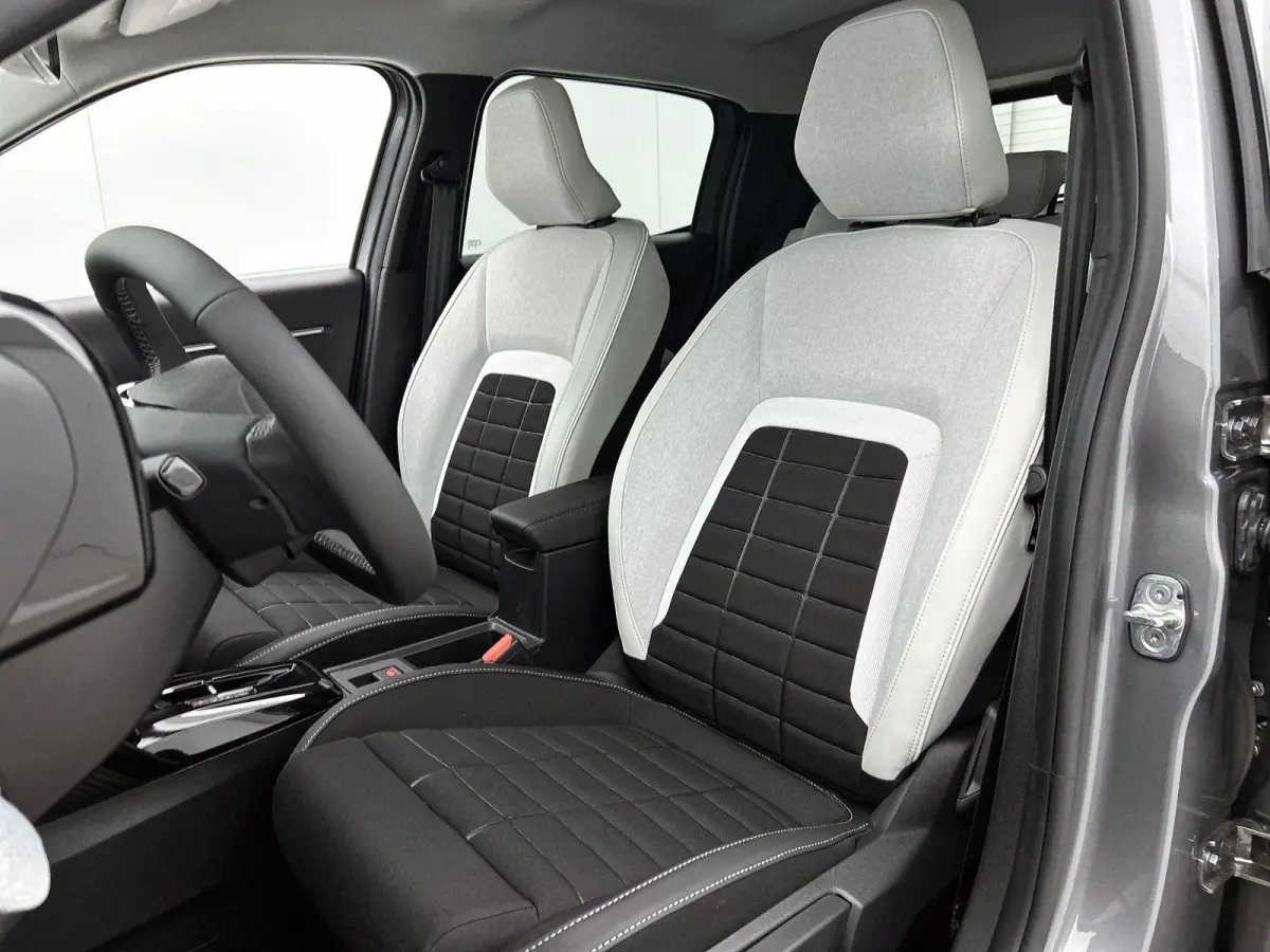 1.2 110pk Hybrid Max Automaat | Navigatie | Climate Control | Cruise Control | Camera | 17" LMV | LED | Apple Carplay/Android Auto | Stoel-/Stuurverwarming | Voorruitverwarming |