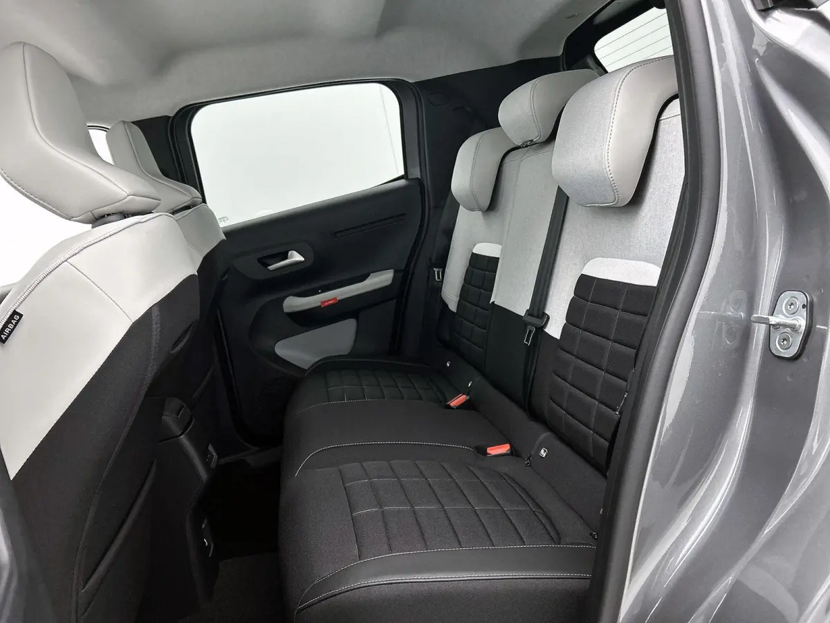 1.2 110pk Hybrid Max Automaat | Navigatie | Climate Control | Cruise Control | Camera | 17" LMV | LED | Apple Carplay/Android Auto | Stoel-/Stuurverwarming | Voorruitverwarming |