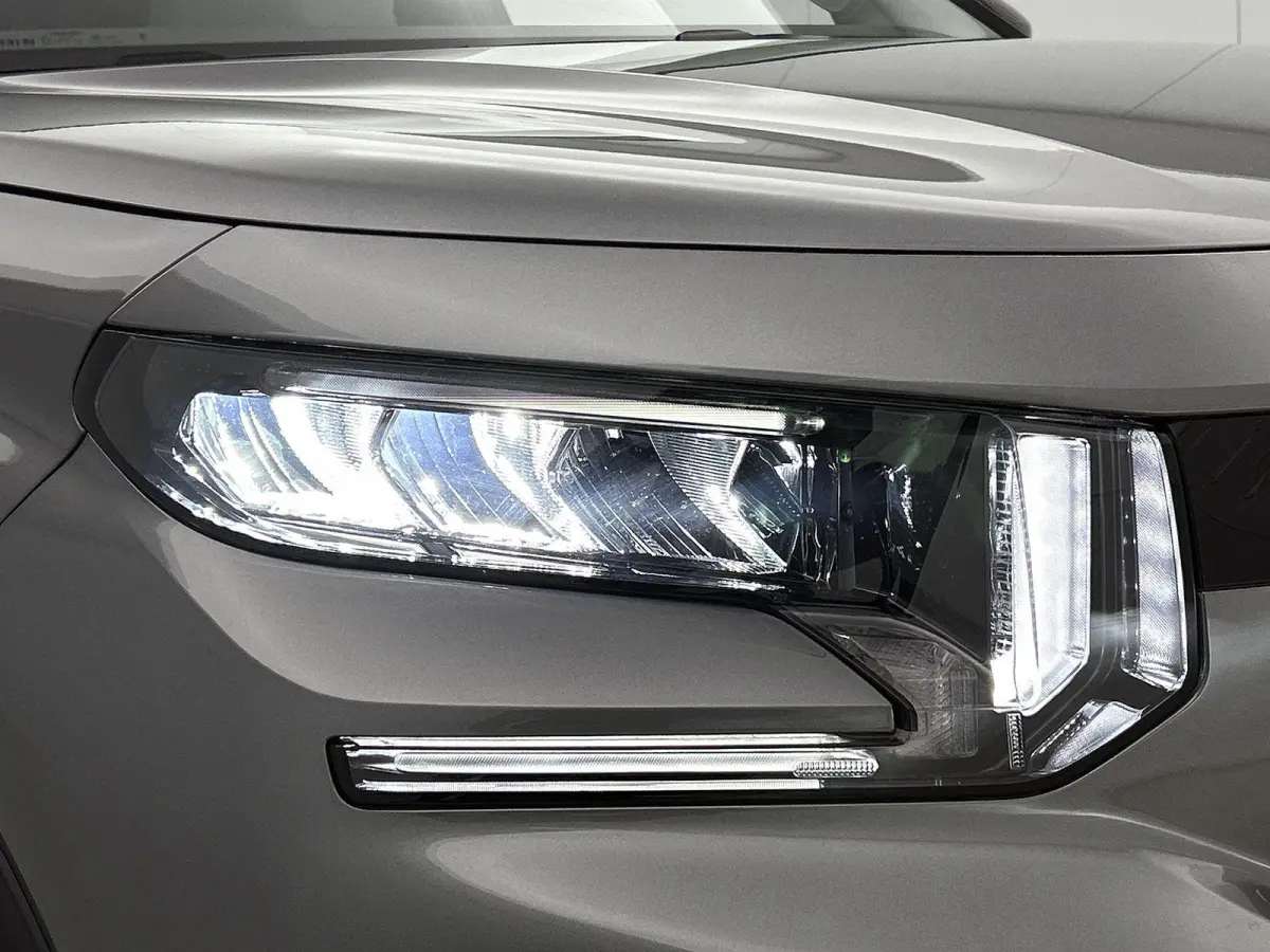 1.2 110pk Hybrid Max Automaat | Navigatie | Climate Control | Cruise Control | Camera | 17" LMV | LED | Apple Carplay/Android Auto | Stoel-/Stuurverwarming | Voorruitverwarming |