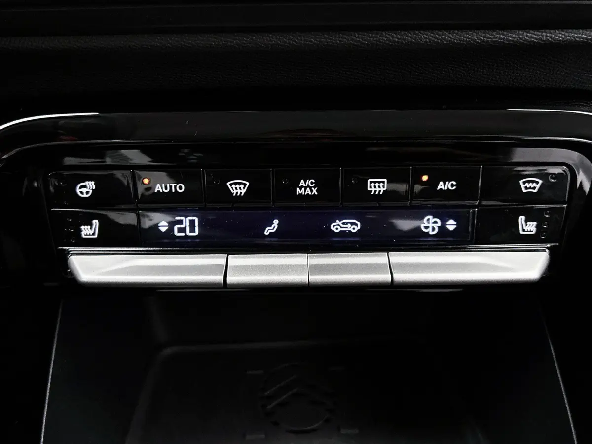 1.2 110pk Hybrid Max Automaat | Navigatie | Climate Control | Cruise Control | Camera | 17" LMV | LED | Apple Carplay/Android Auto | Stoel-/Stuurverwarming | Voorruitverwarming |
