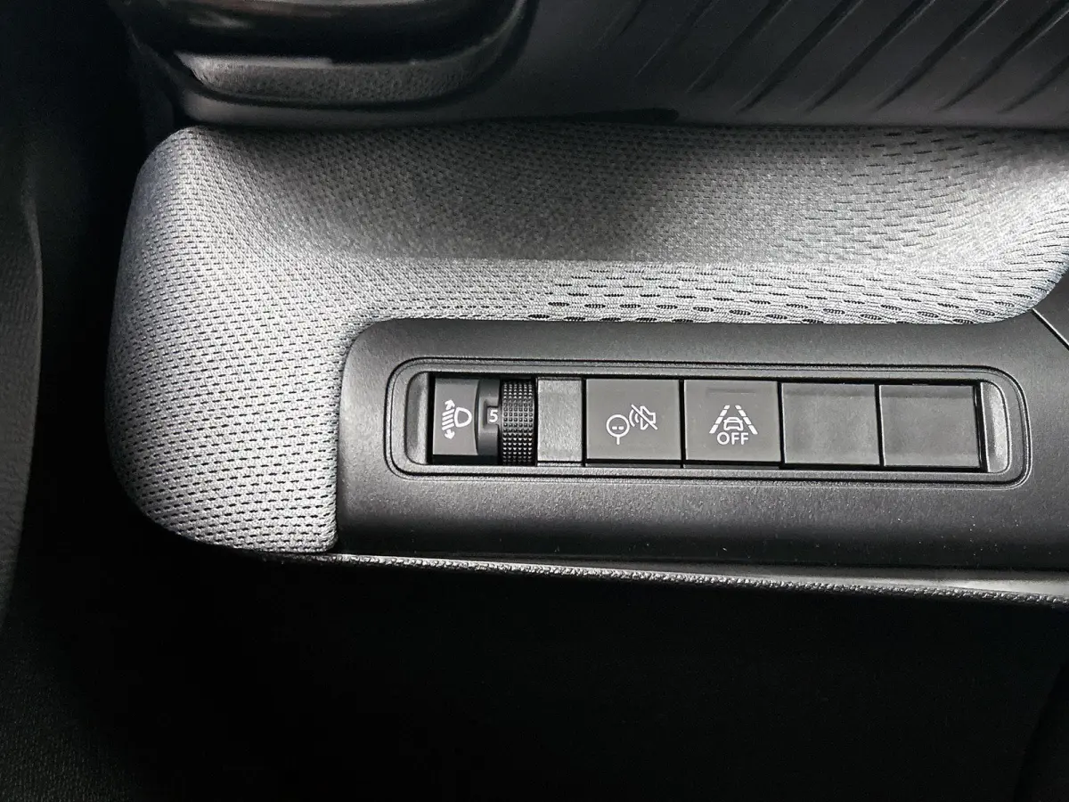 1.2 110pk Hybrid Max Automaat | Navigatie | Climate Control | Cruise Control | Camera | 17" LMV | LED | Apple Carplay/Android Auto | Stoel-/Stuurverwarming | Voorruitverwarming |