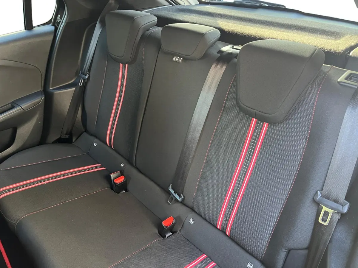 1.2 Edition | AUTOMAAT | Carplay | Stoelverwarming | Dodehoek detectie | Climate Control | Draadloze telefoonlader | Parkeercamera