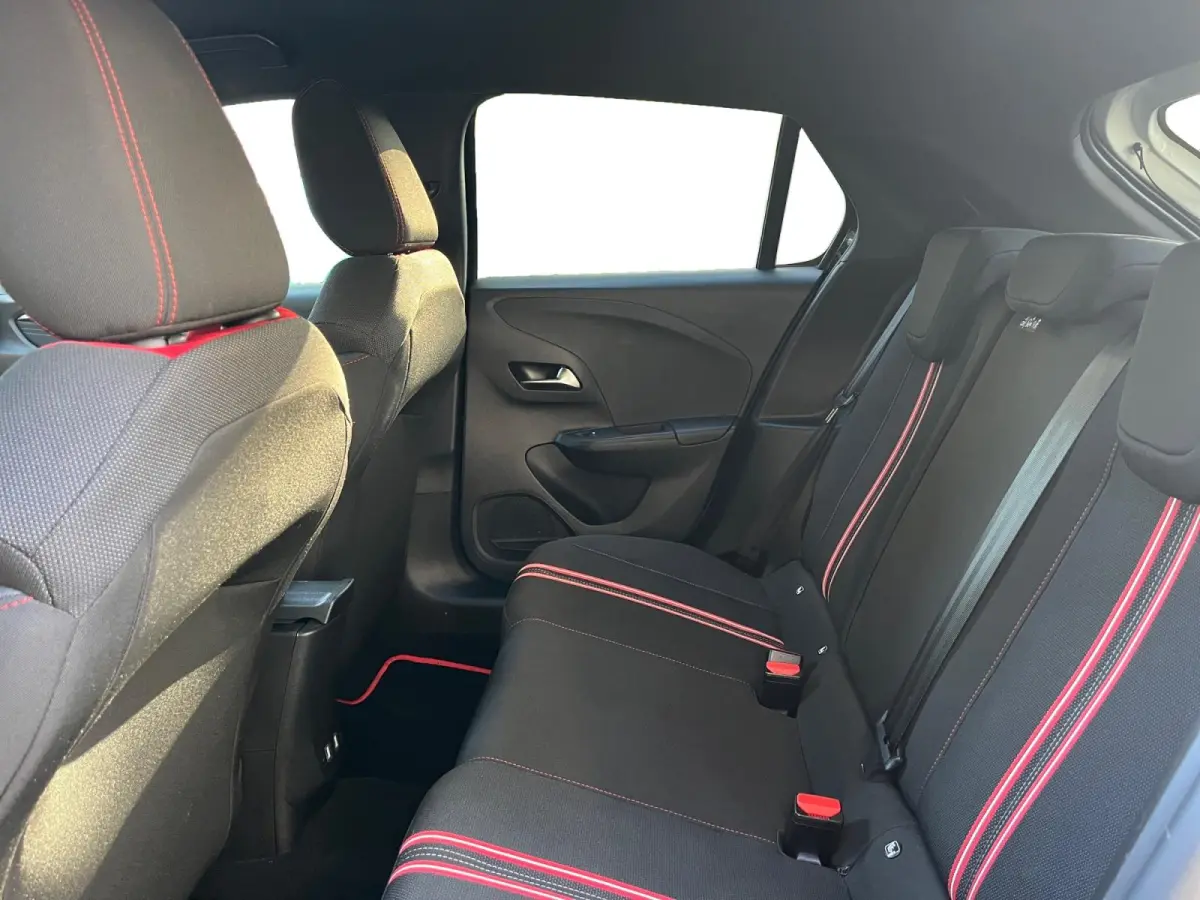 1.2 Edition | AUTOMAAT | Carplay | Stoelverwarming | Dodehoek detectie | Climate Control | Draadloze telefoonlader | Parkeercamera