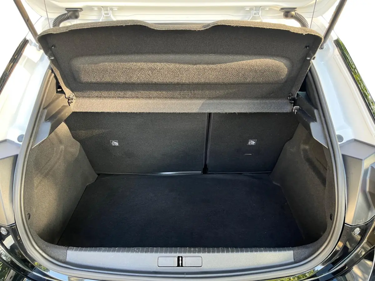 1.2 Edition | AUTOMAAT | Carplay | Stoelverwarming | Dodehoek detectie | Climate Control | Draadloze telefoonlader | Parkeercamera