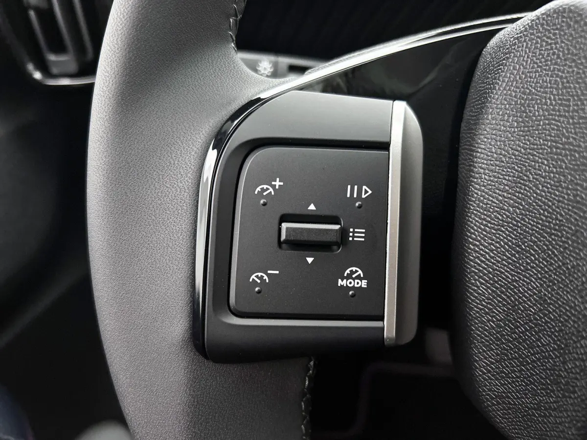 1.2 110pk Hybrid Collection Automaat | Navigatie via Apple Carplay / Android Auto | Airco | 17'' Lichtmetalen velgen | Achteruitrijcamera | Cruise control | LED Verlichting