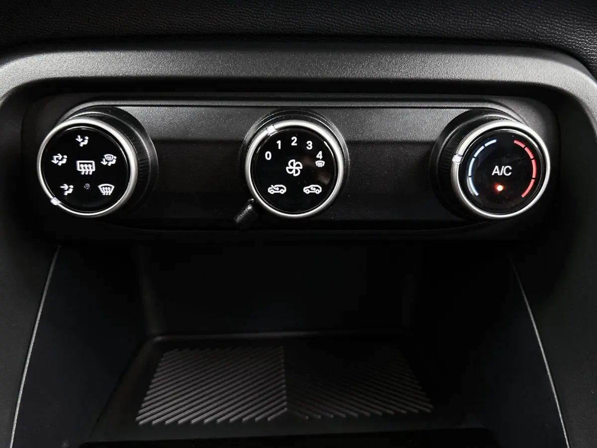 1.2 110pk Hybrid Collection Automaat | Navigatie via Apple Carplay / Android Auto | Airco | 17'' Lichtmetalen velgen | Achteruitrijcamera | Cruise control | LED Verlichting