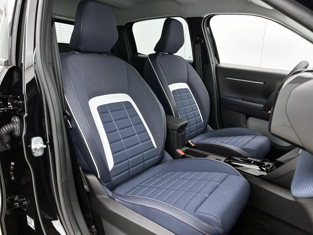 1.2 110pk Hybrid Collection Automaat | Navigatie via Apple Carplay / Android Auto | Airco | 17'' Lichtmetalen velgen | Achteruitrijcamera | Cruise control | LED Verlichting