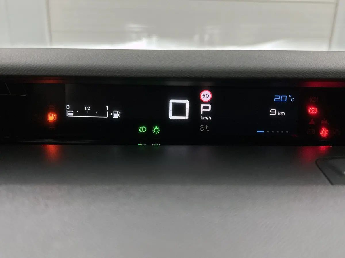 1.2 110pk Hybrid Collection Automaat | Navigatie via Apple Carplay / Android Auto | Airco | 17'' Lichtmetalen velgen | Achteruitrijcamera | Cruise control | LED Verlichting