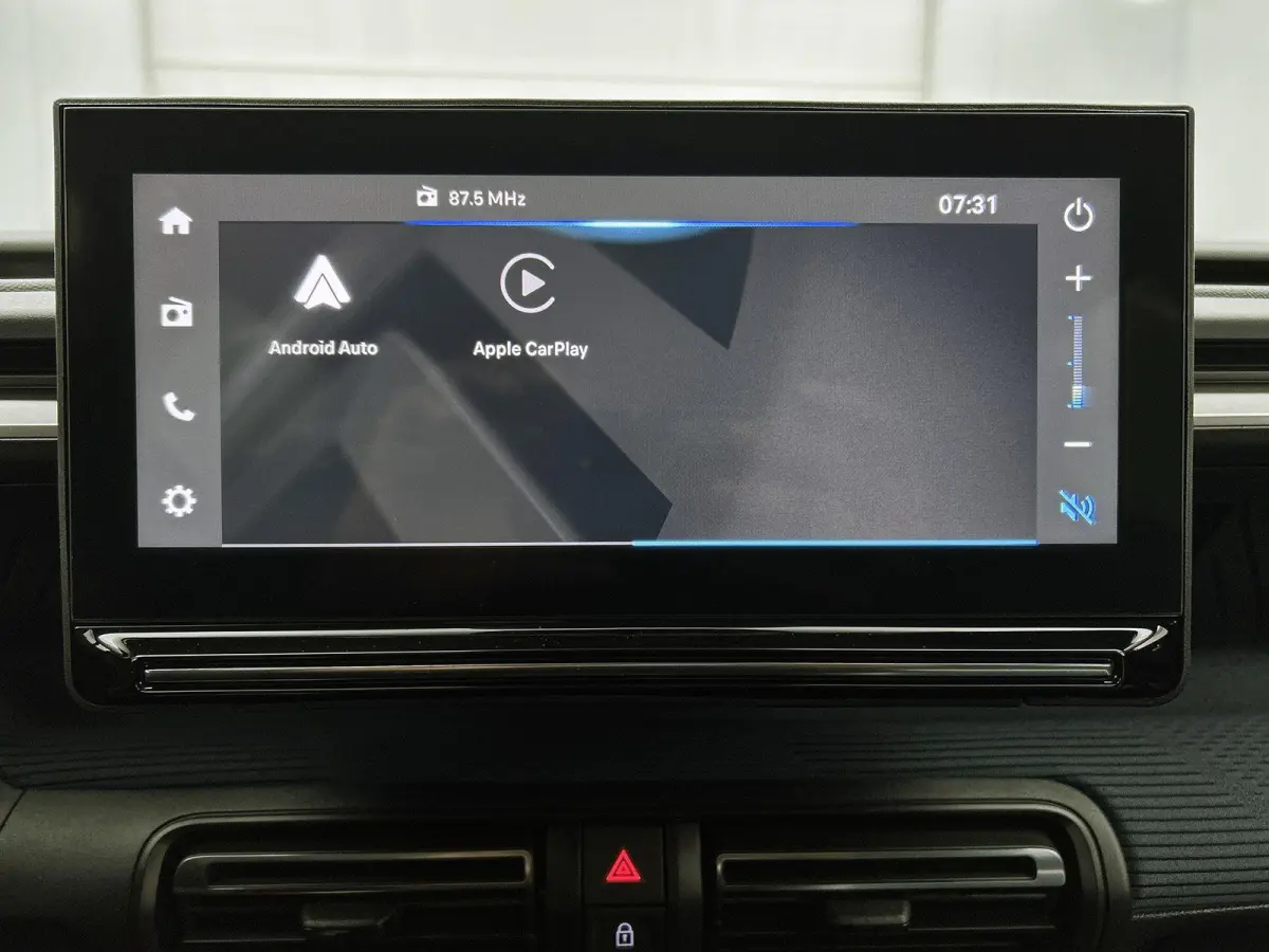 1.2 110pk Hybrid Collection Automaat | Navigatie via Apple Carplay / Android Auto | Airco | 17'' Lichtmetalen velgen | Achteruitrijcamera | Cruise control | LED Verlichting