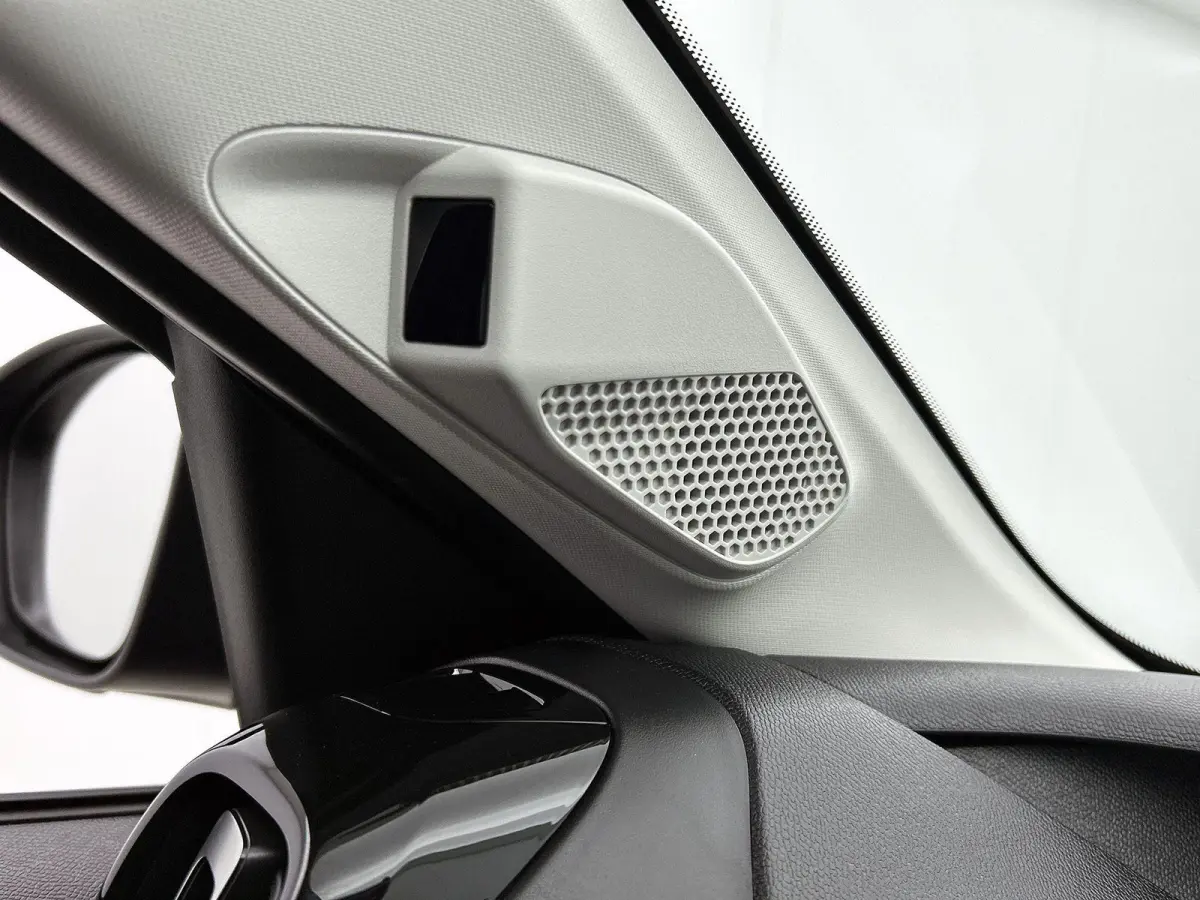 1.2 110pk Hybrid Collection Automaat | Navigatie via Apple Carplay / Android Auto | Airco | 17'' Lichtmetalen velgen | Achteruitrijcamera | Cruise control | LED Verlichting