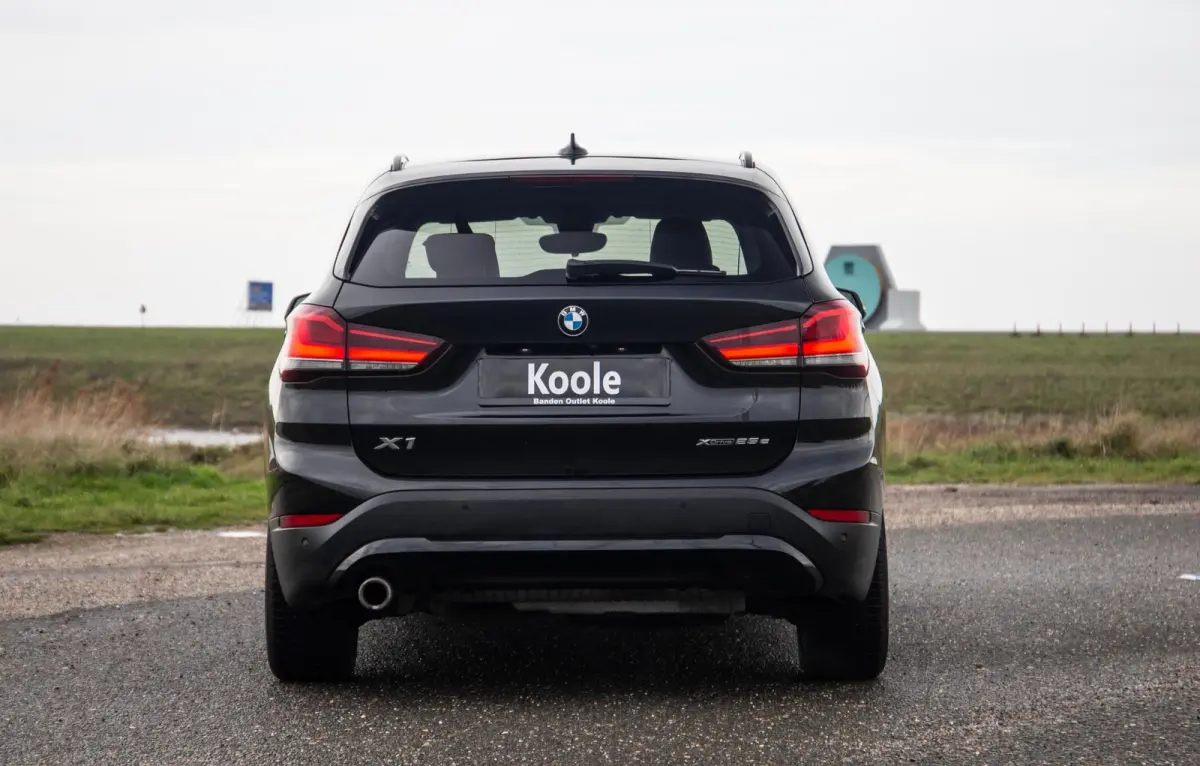 xDrive25e Executive CAMERA / CARPLAY / HEAD UP DISPLAY / LEDER / LED / CRUISE CONTROLE / STOELVERWARMING
