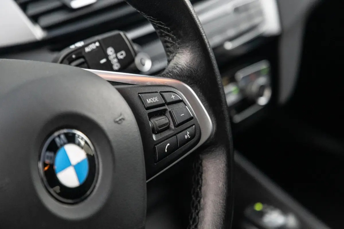 xDrive25e Executive CAMERA / CARPLAY / HEAD UP DISPLAY / LEDER / LED / CRUISE CONTROLE / STOELVERWARMING