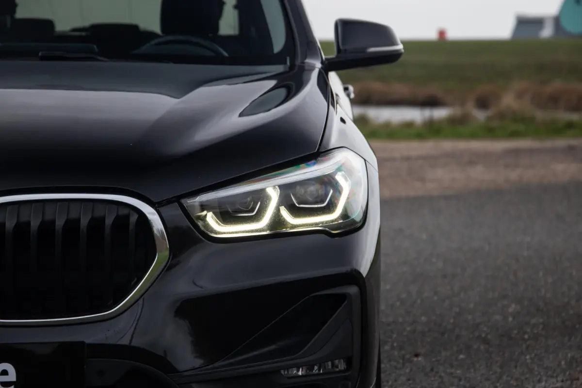 xDrive25e Executive CAMERA / CARPLAY / HEAD UP DISPLAY / LEDER / LED / CRUISE CONTROLE / STOELVERWARMING