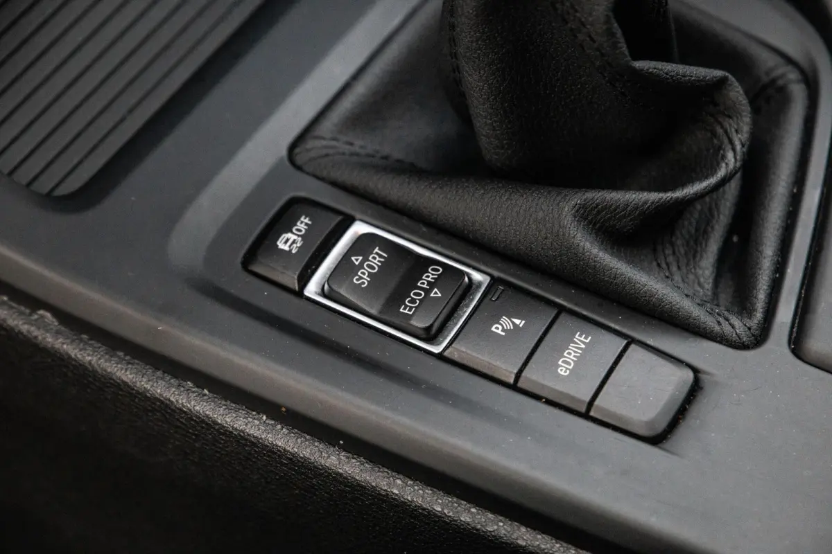 xDrive25e Executive CAMERA / CARPLAY / HEAD UP DISPLAY / LEDER / LED / CRUISE CONTROLE / STOELVERWARMING