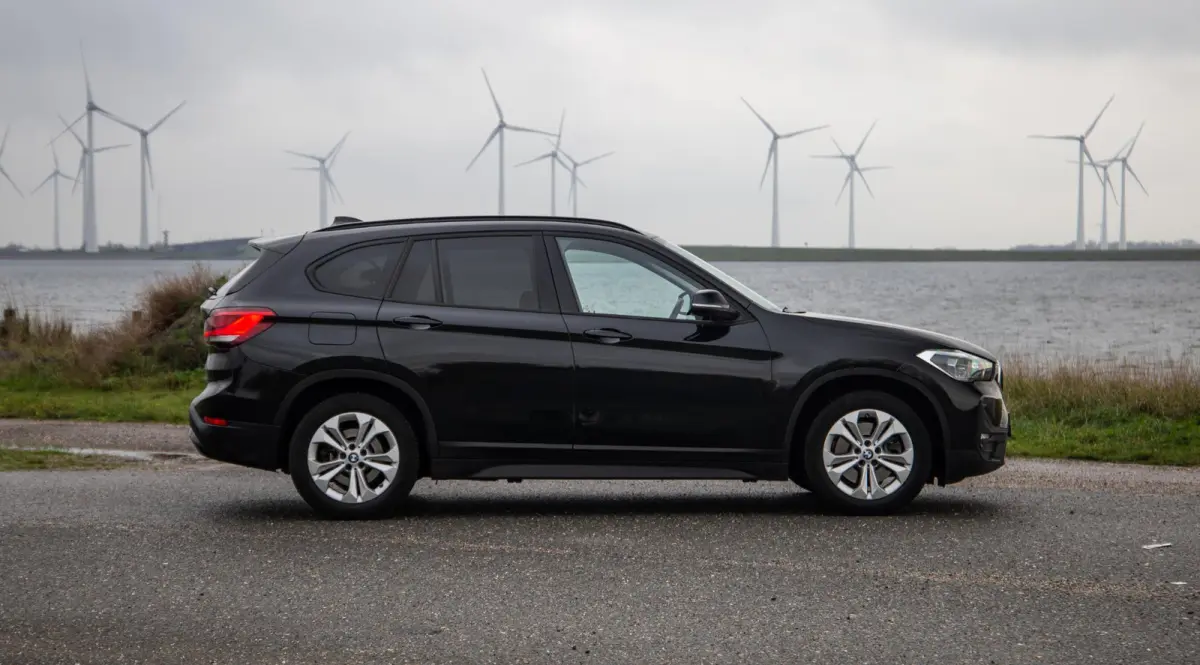 xDrive25e Executive CAMERA / CARPLAY / HEAD UP DISPLAY / LEDER / LED / CRUISE CONTROLE / STOELVERWARMING