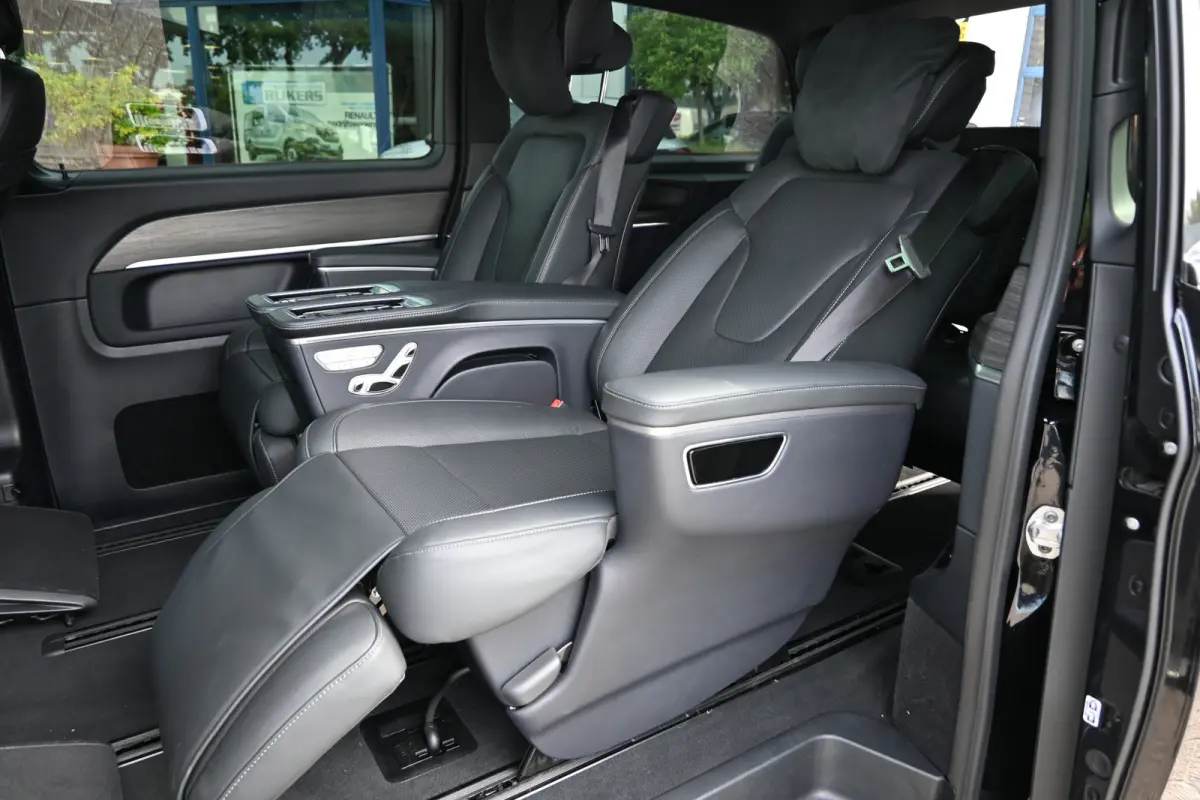 300d AMG 4-Matic L3 Avantgarde 4x4 Incl BTW en BPM, Captain chairs, Standkachel