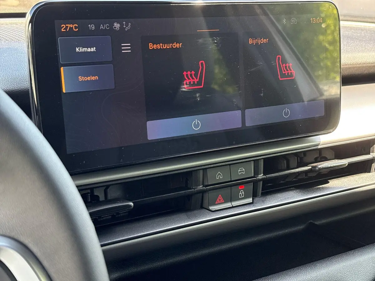 1.2 e-Hybrid Black Edition | Camera | Apple Carplay/Android Auto | Parkeersensoren | LMV 17" | 2 + 6 Jaar Speciale Garantie | AKTIEPRIJS HOGE KORTING! |