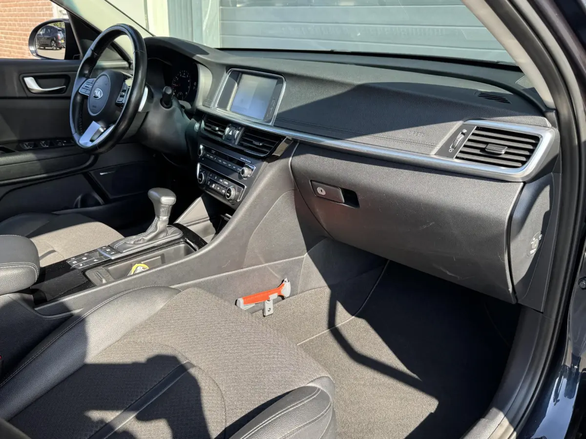 SPORTSWAGON 1.6 T-GDI DYNAMICPLUSLINE I AUTOMAAT I SCHUIF/KANTELDAK I HARMAN KARDON I STOELVERWARMING I P-CAMERA