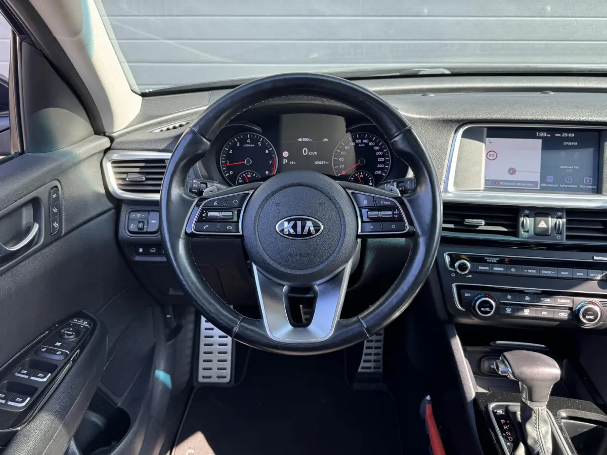 SPORTSWAGON 1.6 T-GDI DYNAMICPLUSLINE I AUTOMAAT I SCHUIF/KANTELDAK I HARMAN KARDON I STOELVERWARMING I P-CAMERA