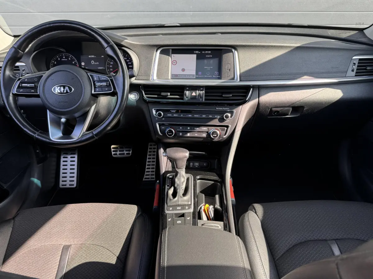 SPORTSWAGON 1.6 T-GDI DYNAMICPLUSLINE I AUTOMAAT I SCHUIF/KANTELDAK I HARMAN KARDON I STOELVERWARMING I P-CAMERA