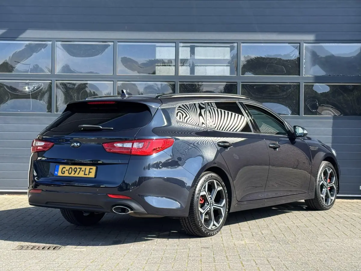 SPORTSWAGON 1.6 T-GDI DYNAMICPLUSLINE I AUTOMAAT I SCHUIF/KANTELDAK I HARMAN KARDON I STOELVERWARMING I P-CAMERA