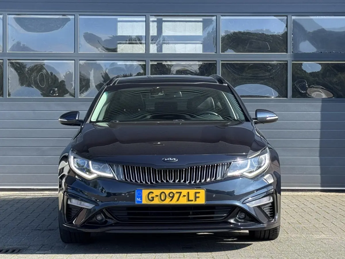 SPORTSWAGON 1.6 T-GDI DYNAMICPLUSLINE I AUTOMAAT I SCHUIF/KANTELDAK I HARMAN KARDON I STOELVERWARMING I P-CAMERA
