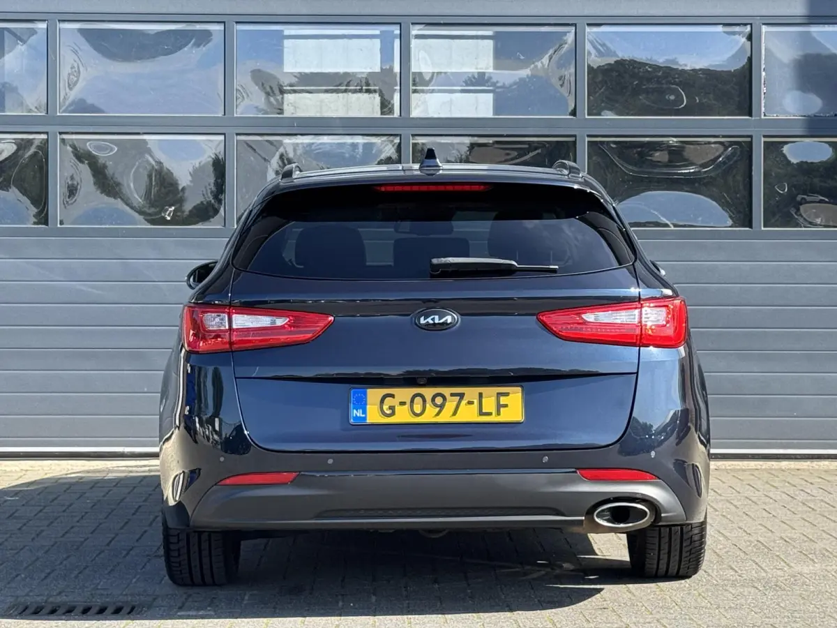 SPORTSWAGON 1.6 T-GDI DYNAMICPLUSLINE I AUTOMAAT I SCHUIF/KANTELDAK I HARMAN KARDON I STOELVERWARMING I P-CAMERA