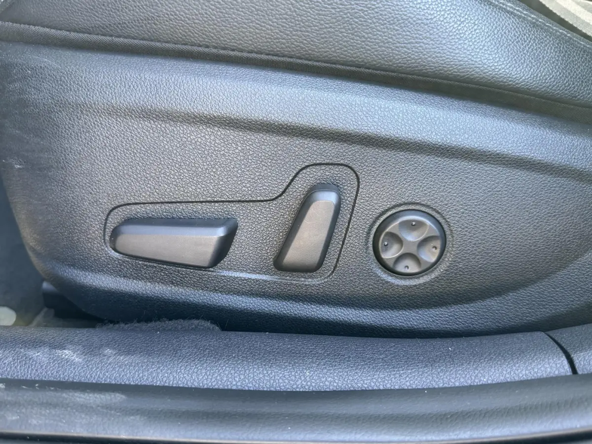 SPORTSWAGON 1.6 T-GDI DYNAMICPLUSLINE I AUTOMAAT I SCHUIF/KANTELDAK I HARMAN KARDON I STOELVERWARMING I P-CAMERA