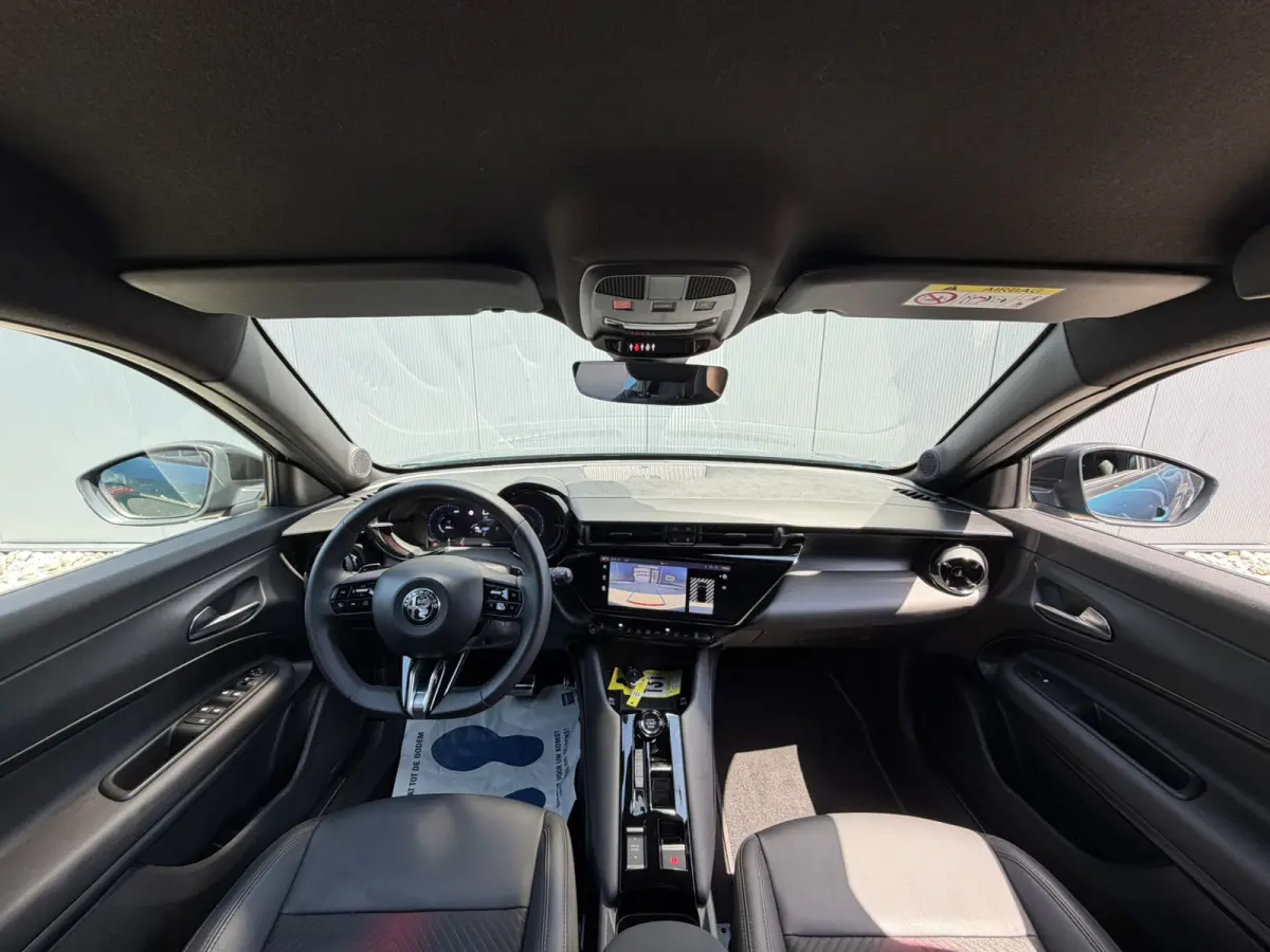 1.2 Turbo Hybrid Ibrida Speciale | Automaat | Pack techno | Stoelverwarming | Electrische kofferklep | Camera achter | Apple Carplay/Android auto