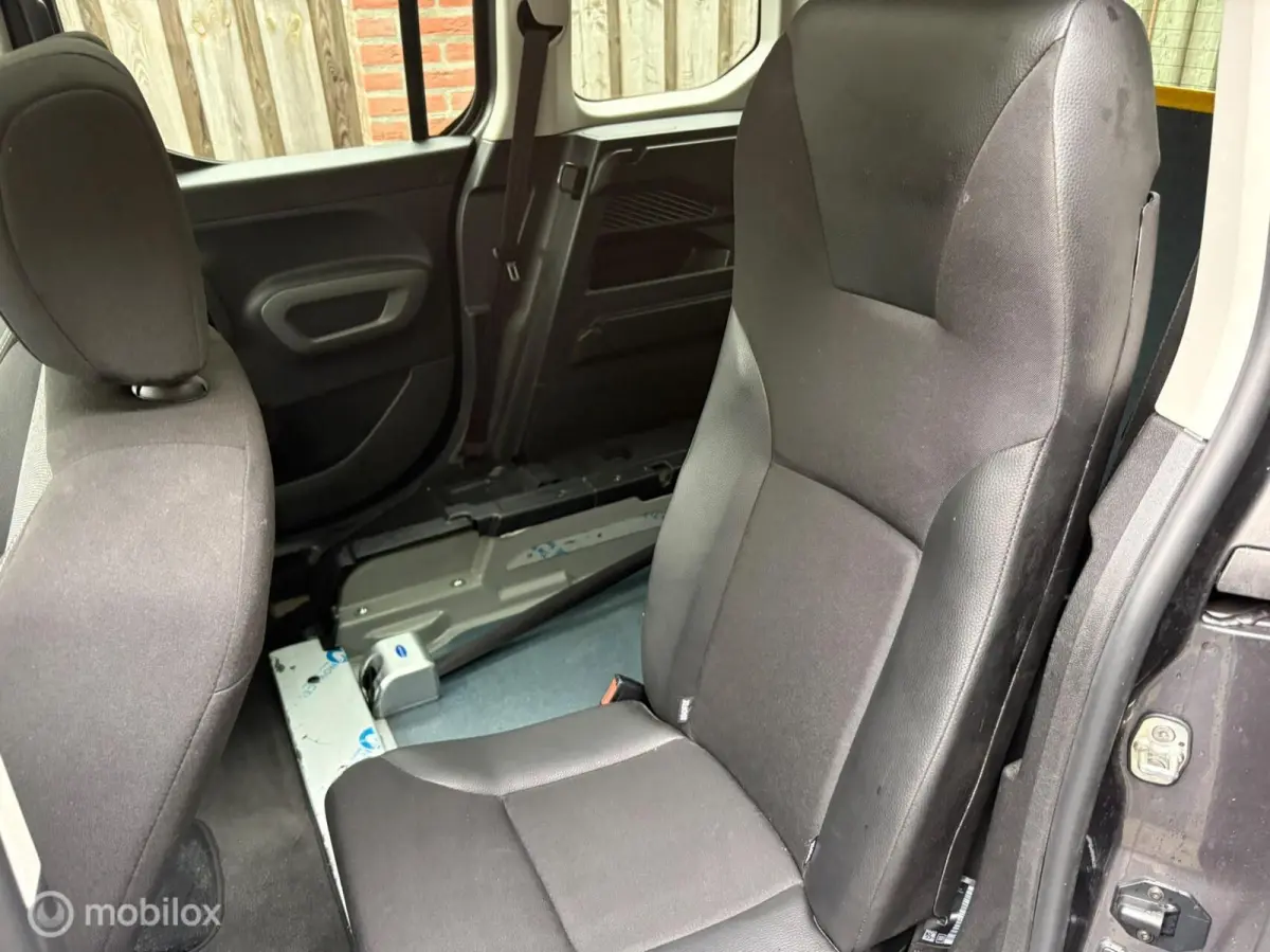 1.2 ROLSTOELAUTO met lichte rijdbare schade