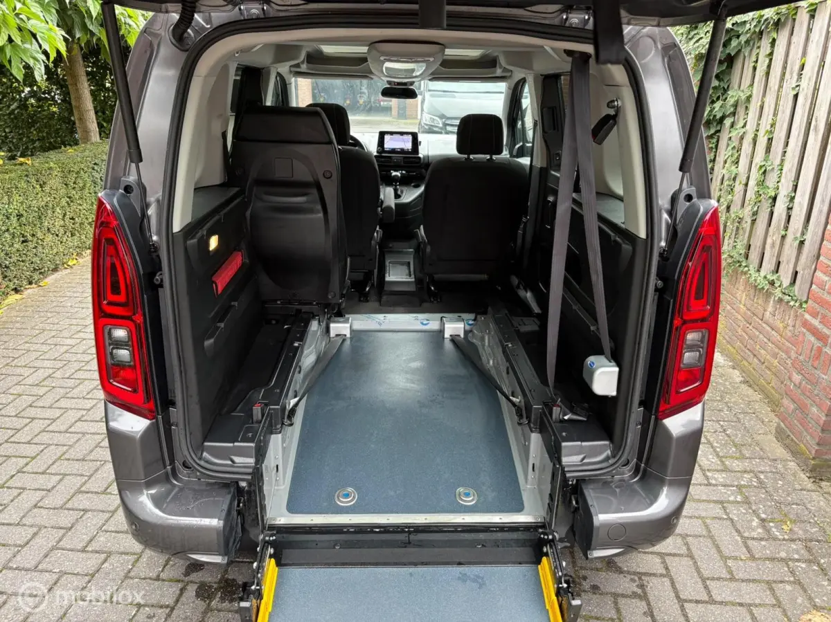 1.2 ROLSTOELAUTO met lichte rijdbare schade