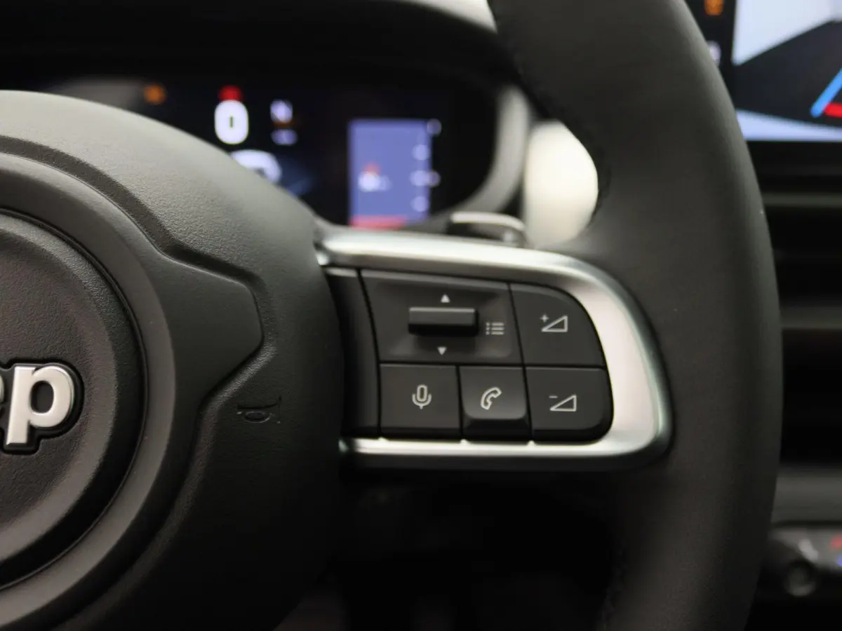 1.2 e-Hybrid Summit | Camera | Navigatie | Parkeersensoren | Stoelverwarming | 2 + 6 Jaar Speciale garantie | AKTIEPRIJS! HOGE KORTING |