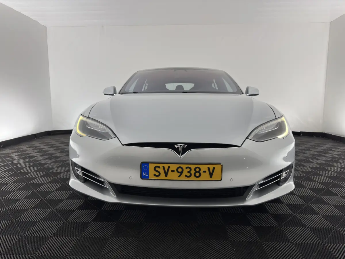 75D Base AWD [3-Fase-17kW] {SoH-87%} (INCL-BTW) Aut. *PANO | LEATHER | AIRSUSPENION | FULL-LED | NAVI-FULLMAP | KEYLESS | MEMORY-PACK | HEATED-COMFORTSEATS | DIGI-COCKPIT | AUTO-PILOT | 19"A