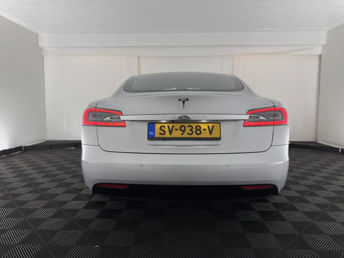 75D Base AWD [3-Fase-17kW] {SoH-87%} (INCL-BTW) Aut. *PANO | LEATHER | AIRSUSPENION | FULL-LED | NAVI-FULLMAP | KEYLESS | MEMORY-PACK | HEATED-COMFORTSEATS | DIGI-COCKPIT | AUTO-PILOT | 19"A
