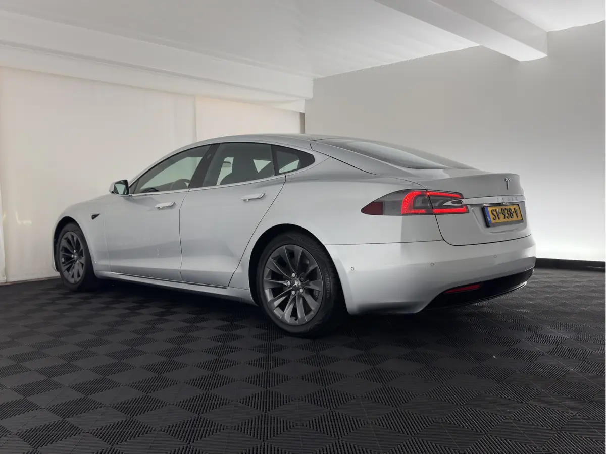 75D Base AWD [3-Fase-17kW] {SoH-87%} (INCL-BTW) Aut. *PANO | LEATHER | AIRSUSPENION | FULL-LED | NAVI-FULLMAP | KEYLESS | MEMORY-PACK | HEATED-COMFORTSEATS | DIGI-COCKPIT | AUTO-PILOT | 19"A
