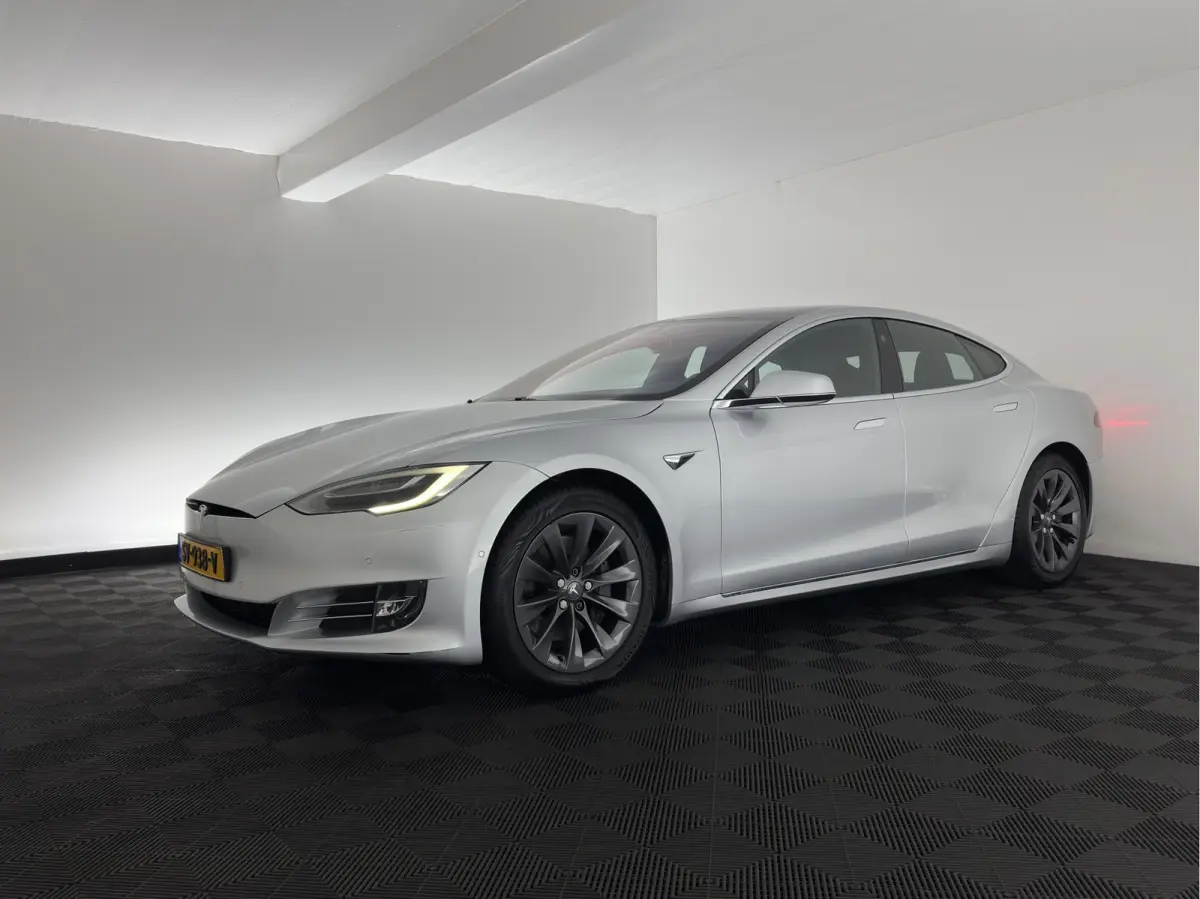 75D Base AWD [3-Fase-17kW] {SoH-87%} (INCL-BTW) Aut. *PANO | LEATHER | AIRSUSPENION | FULL-LED | NAVI-FULLMAP | KEYLESS | MEMORY-PACK | HEATED-COMFORTSEATS | DIGI-COCKPIT | AUTO-PILOT | 19"A