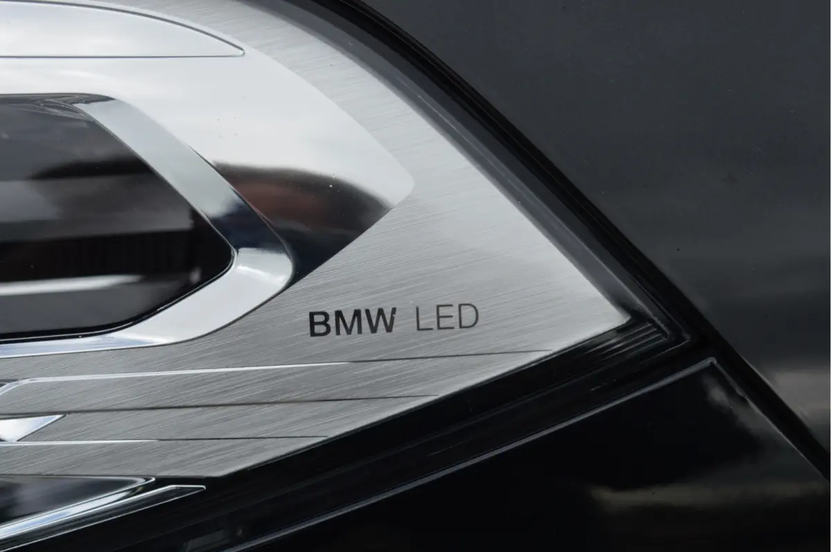 sDrive20i | M-PAKKET | CAMERA | TREKHAAK | HIFI | LED | DAB | CARPLAY |