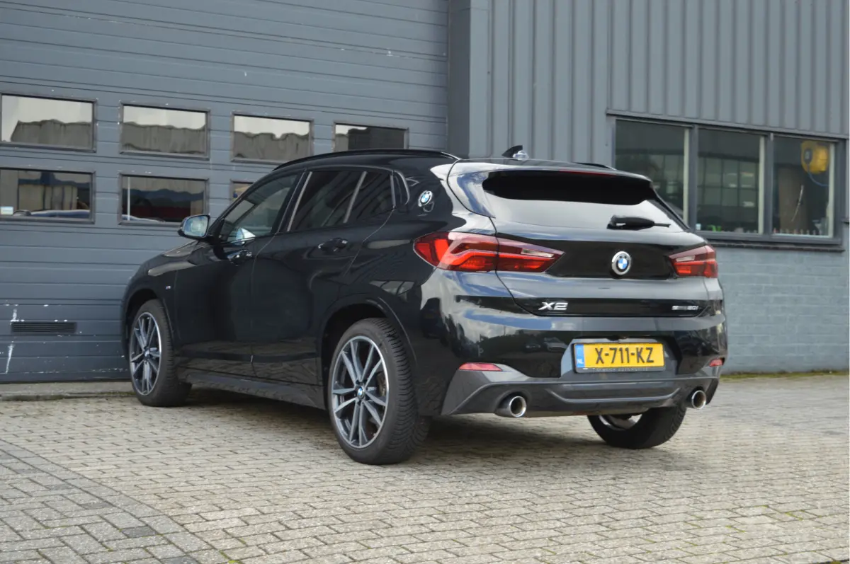 sDrive20i | M-PAKKET | CAMERA | TREKHAAK | HIFI | LED | DAB | CARPLAY |