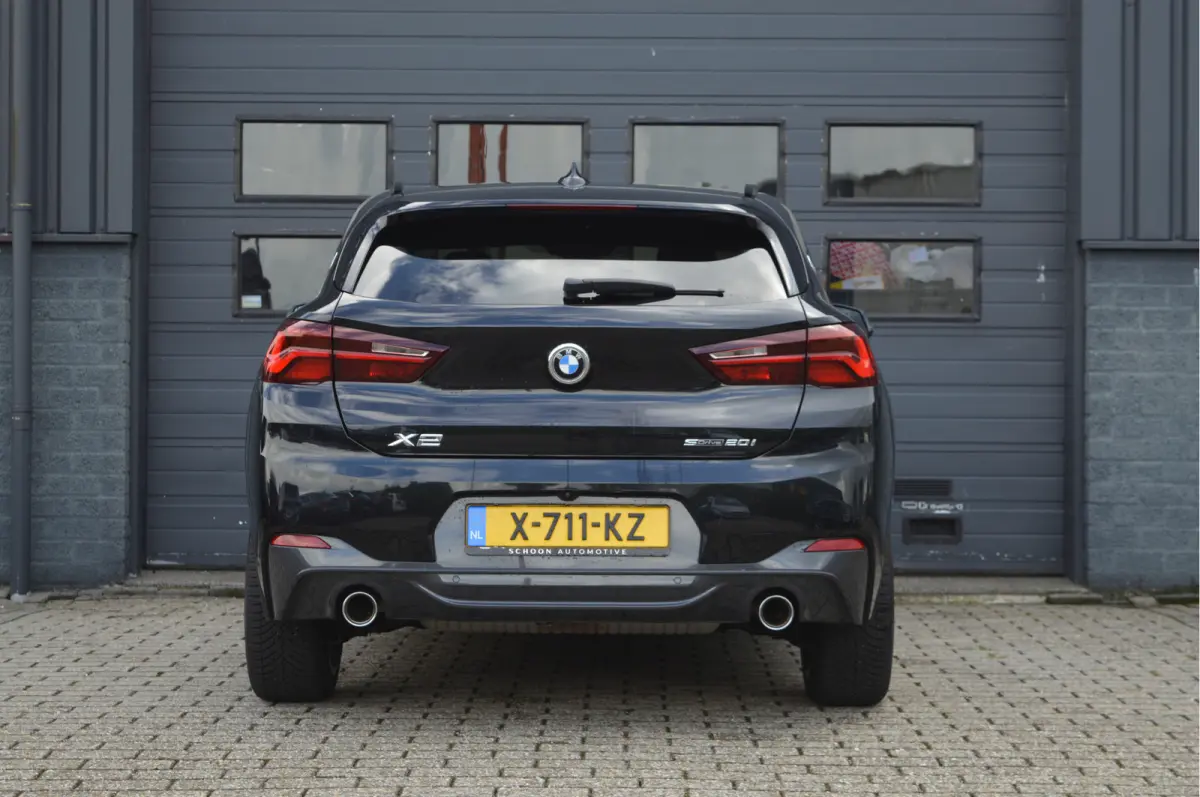 sDrive20i | M-PAKKET | CAMERA | TREKHAAK | HIFI | LED | DAB | CARPLAY |