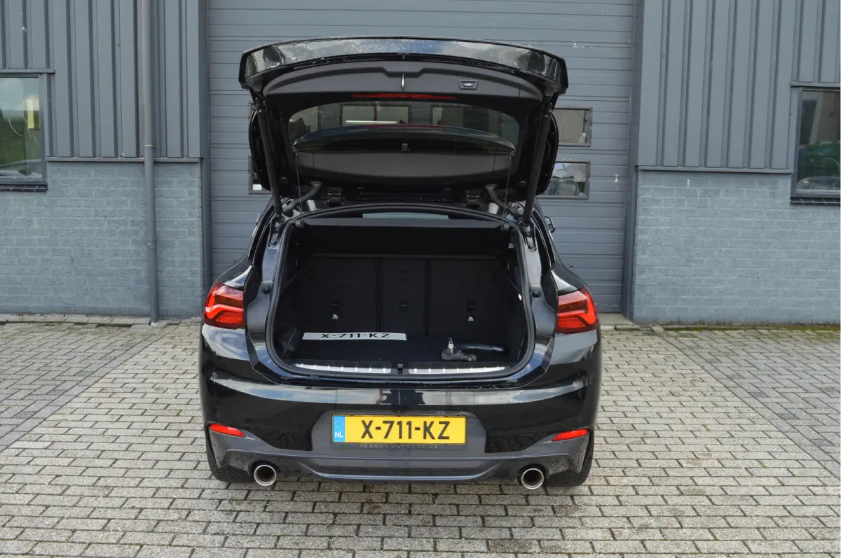 sDrive20i | M-PAKKET | CAMERA | TREKHAAK | HIFI | LED | DAB | CARPLAY |