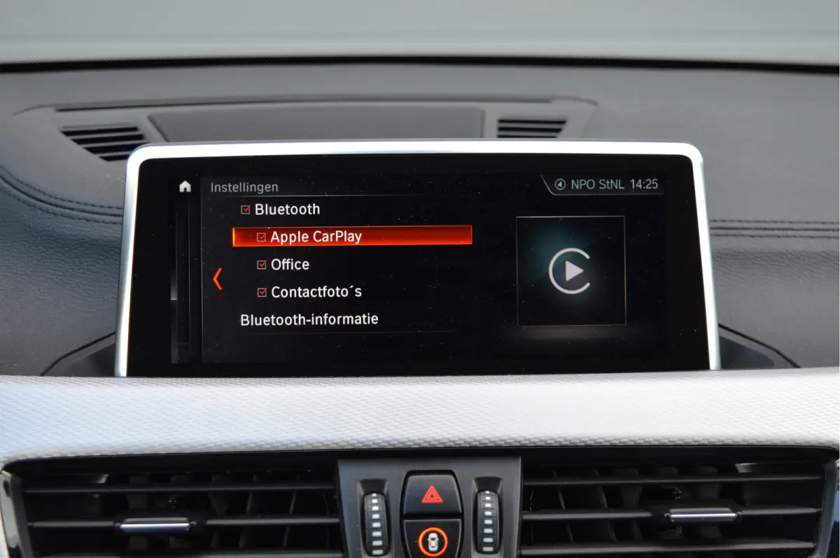 sDrive20i | M-PAKKET | CAMERA | TREKHAAK | HIFI | LED | DAB | CARPLAY |