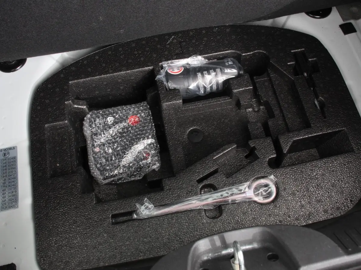 1.0 Hybrid Sport Climate control Cruise control Lichtmetalen velgen Groot scherm Sportstoelen
