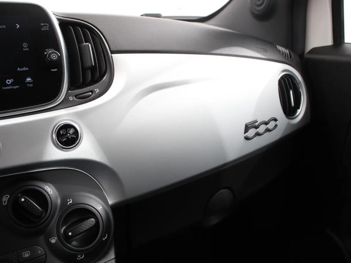 1.0 Hybrid Sport Climate control Cruise control Lichtmetalen velgen Groot scherm Sportstoelen