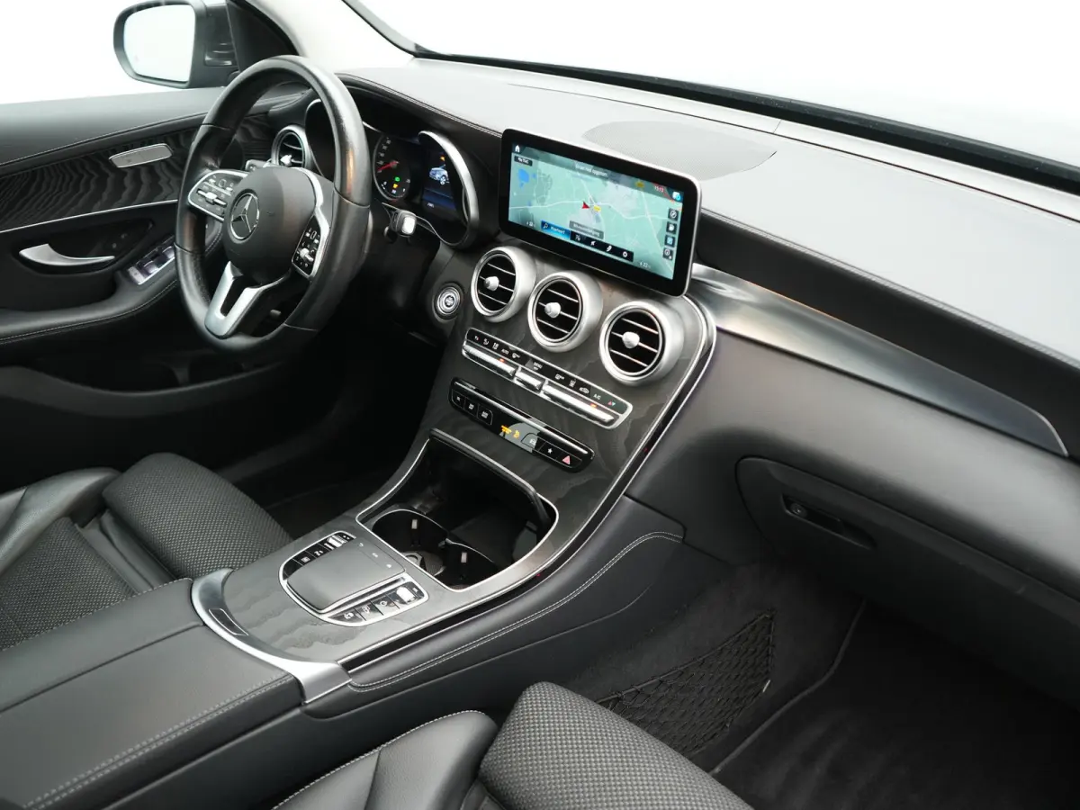 4MATIC PHEV 313pk Dealer O.H | Panodak | Sportstoelen Verwarmd | Sfeerverlichting | Cruise Control | Blis | Apple Carplay | Navigatie | 18"L.M | Plug In Hybrid