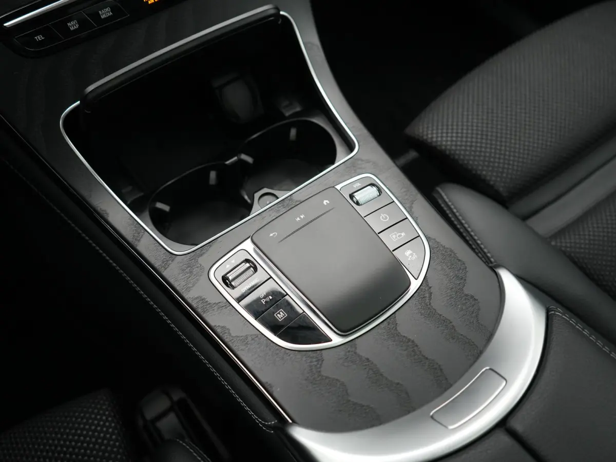 4MATIC PHEV 313pk Dealer O.H | Panodak | Sportstoelen Verwarmd | Sfeerverlichting | Cruise Control | Blis | Apple Carplay | Navigatie | 18"L.M | Plug In Hybrid