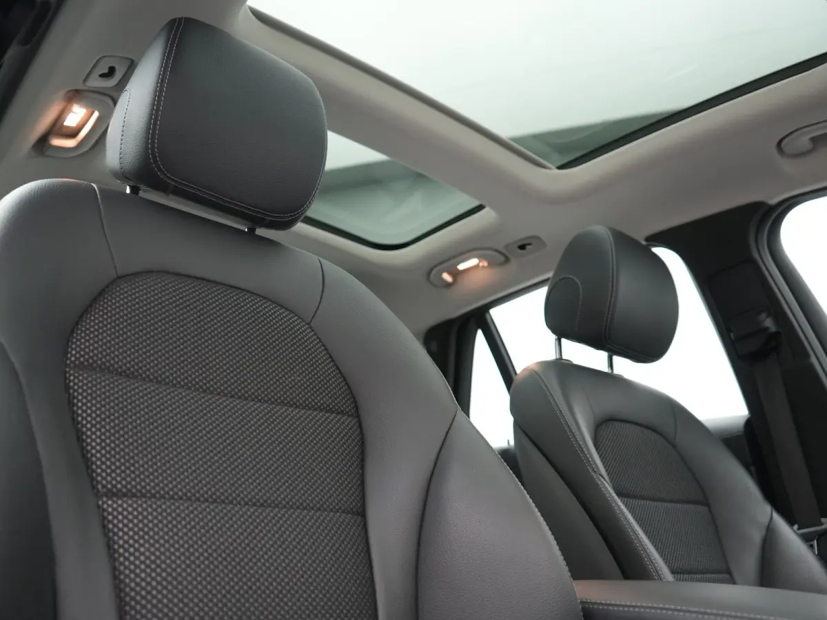 4MATIC PHEV 313pk Dealer O.H | Panodak | Sportstoelen Verwarmd | Sfeerverlichting | Cruise Control | Blis | Apple Carplay | Navigatie | 18"L.M | Plug In Hybrid