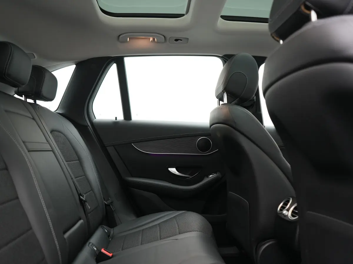 4MATIC PHEV 313pk Dealer O.H | Panodak | Sportstoelen Verwarmd | Sfeerverlichting | Cruise Control | Blis | Apple Carplay | Navigatie | 18"L.M | Plug In Hybrid