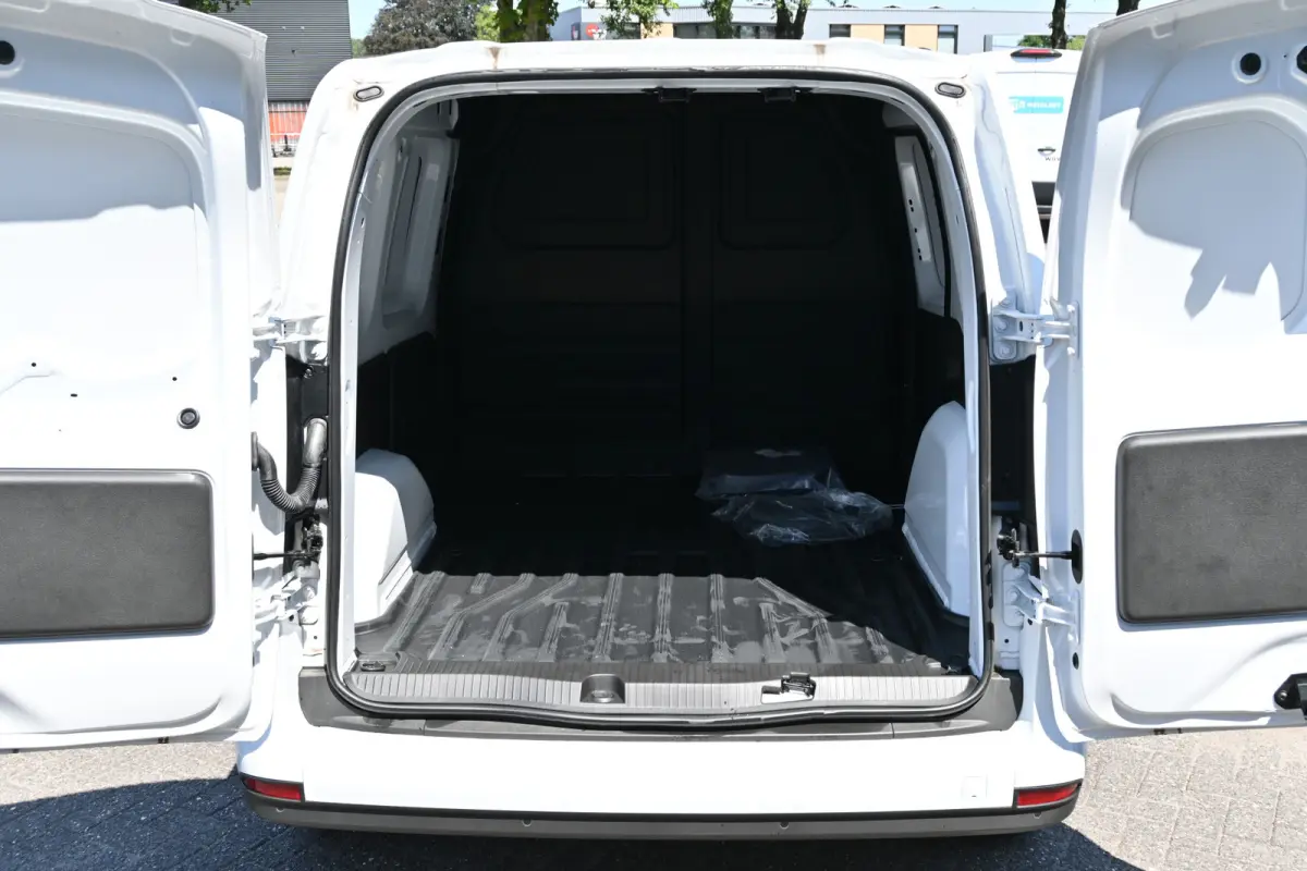 112 Select L1 51 kWh Led, Keyless Go, Leder stuur, Etc. AC-opladen 22kW/DC-opladen 75kW