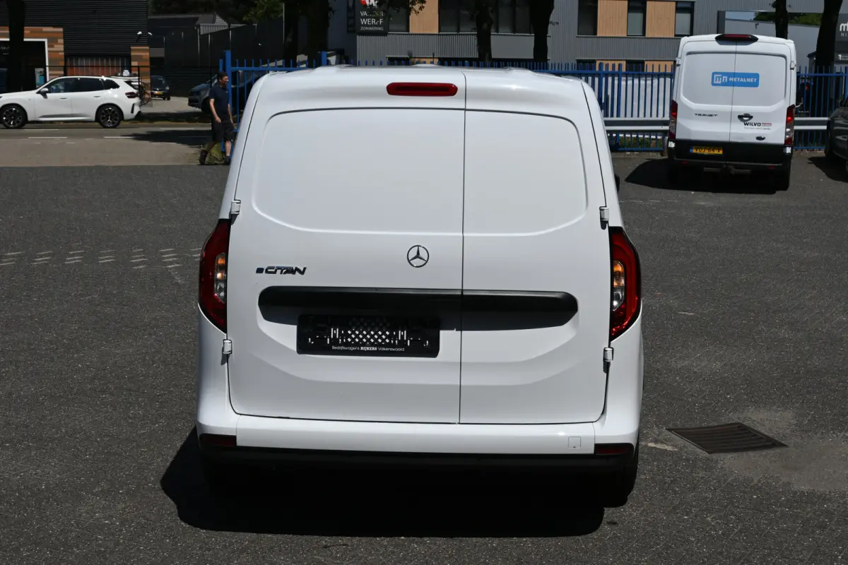 112 Select L1 51 kWh Led, Keyless Go, Leder stuur, Etc. AC-opladen 22kW/DC-opladen 75kW